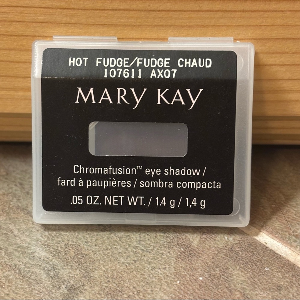 Last Chance • Mary Kay’s Chromafusion Eye Shadow Hot Fudge